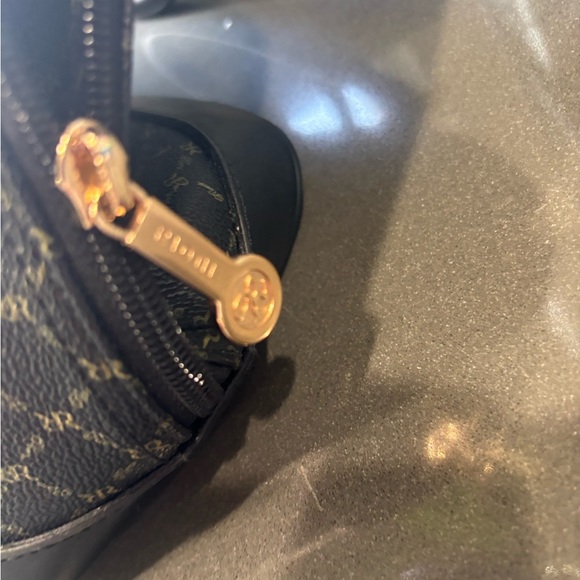 Rioni satchel EUC - Picture 6 of 8